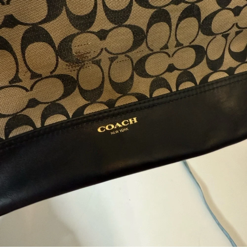Coach Bleecker Black Legacy Duffle in Printed Signature C Logo Fabric Purse Bag - Picture 3 of 16